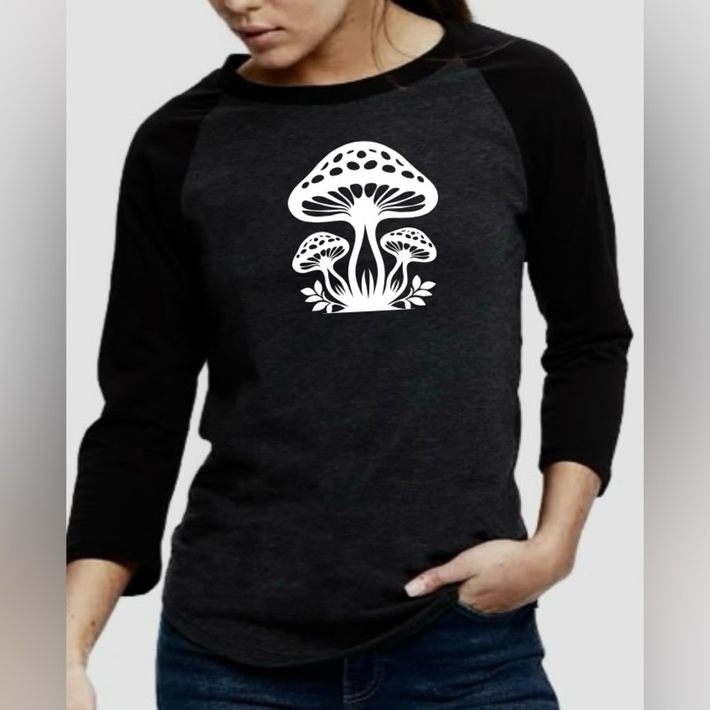 Magic Mushroom NWT Women’s 3/4 Sleeve Raglan XS, M